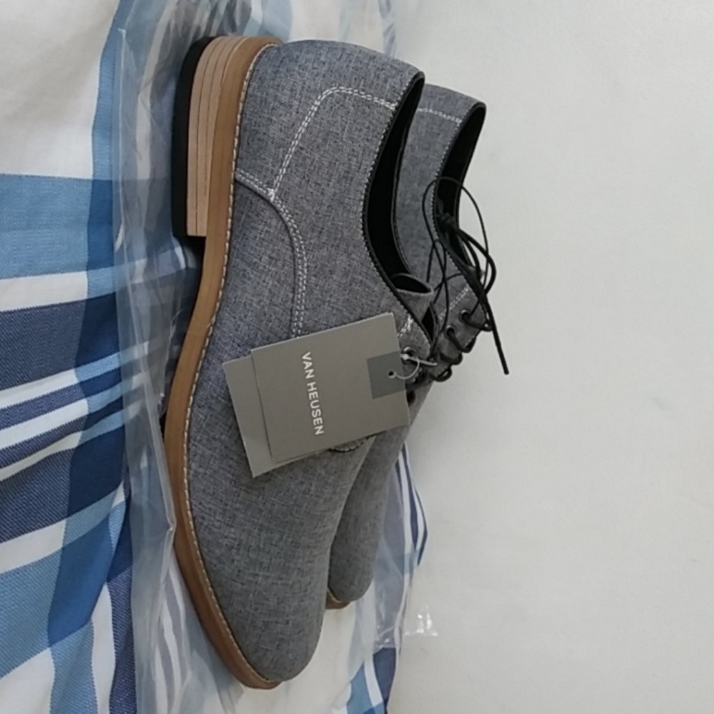 Van huesen derby toe dress shoe
